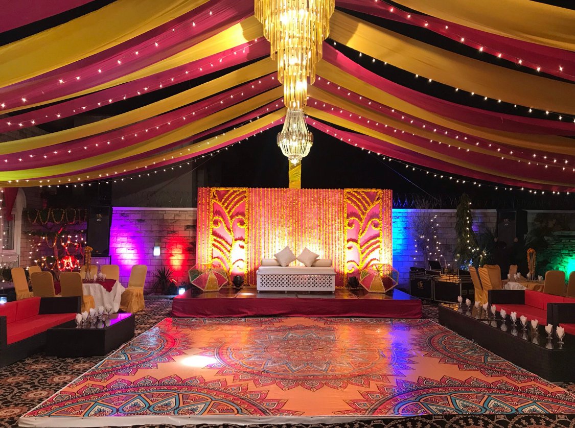 Indoor wedding decoration