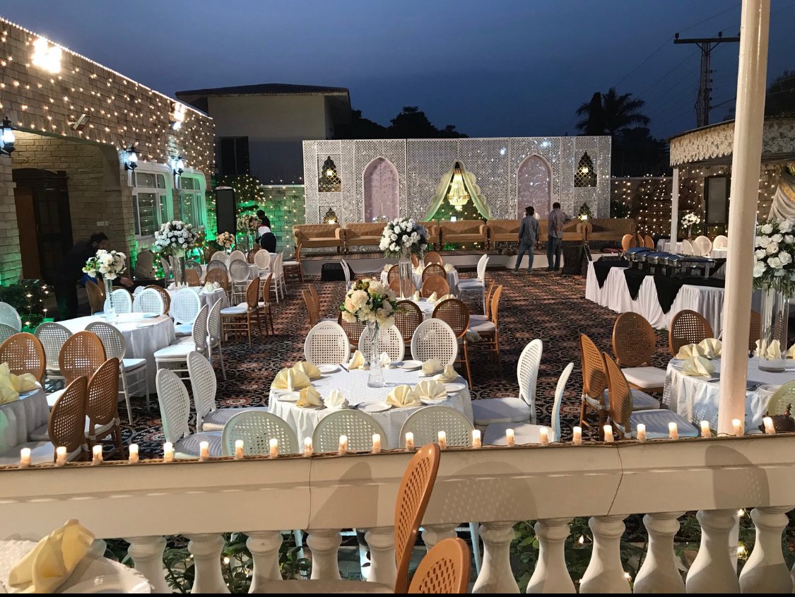 Indoor wedding decoration