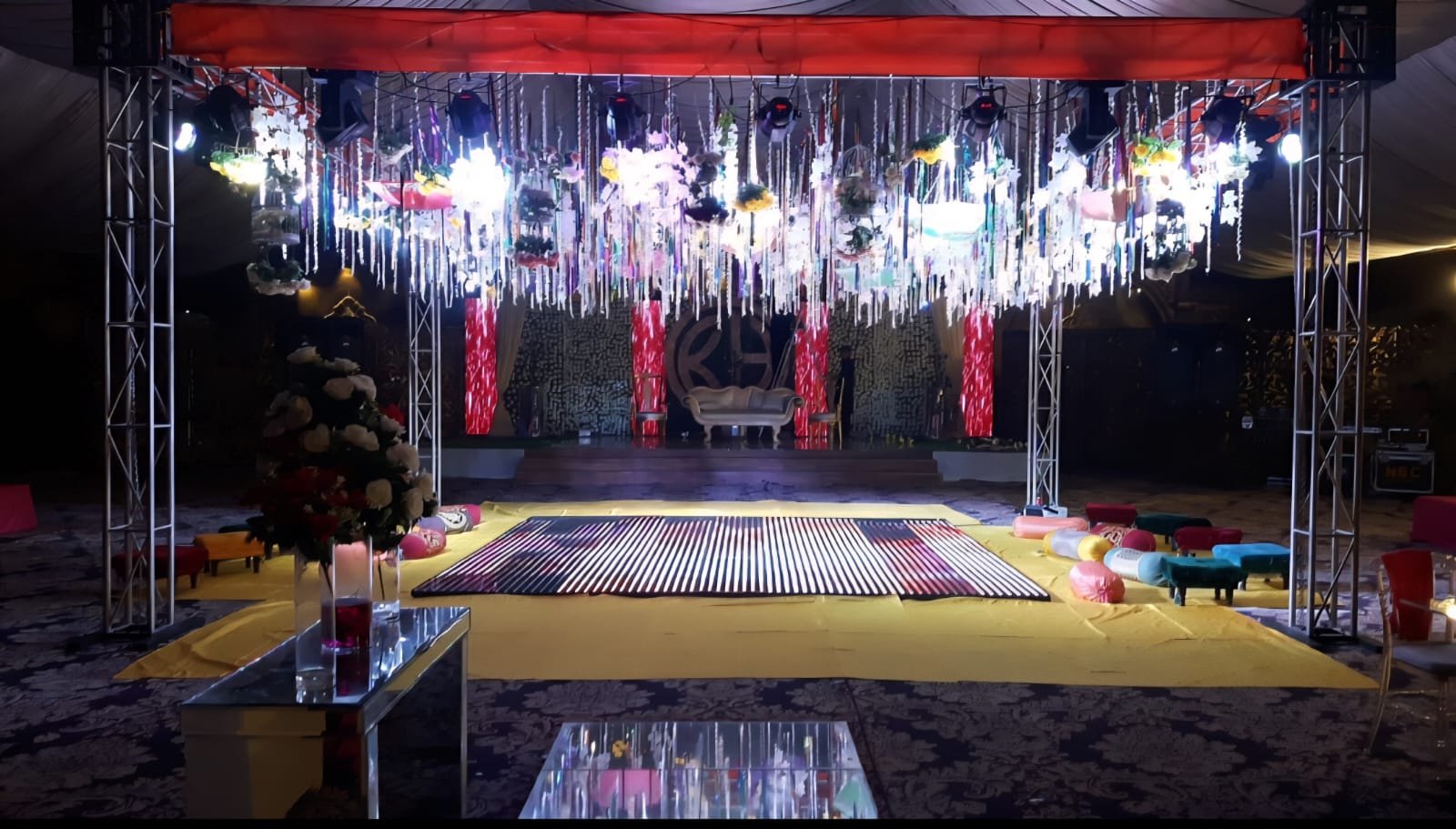 Indoor wedding decoration