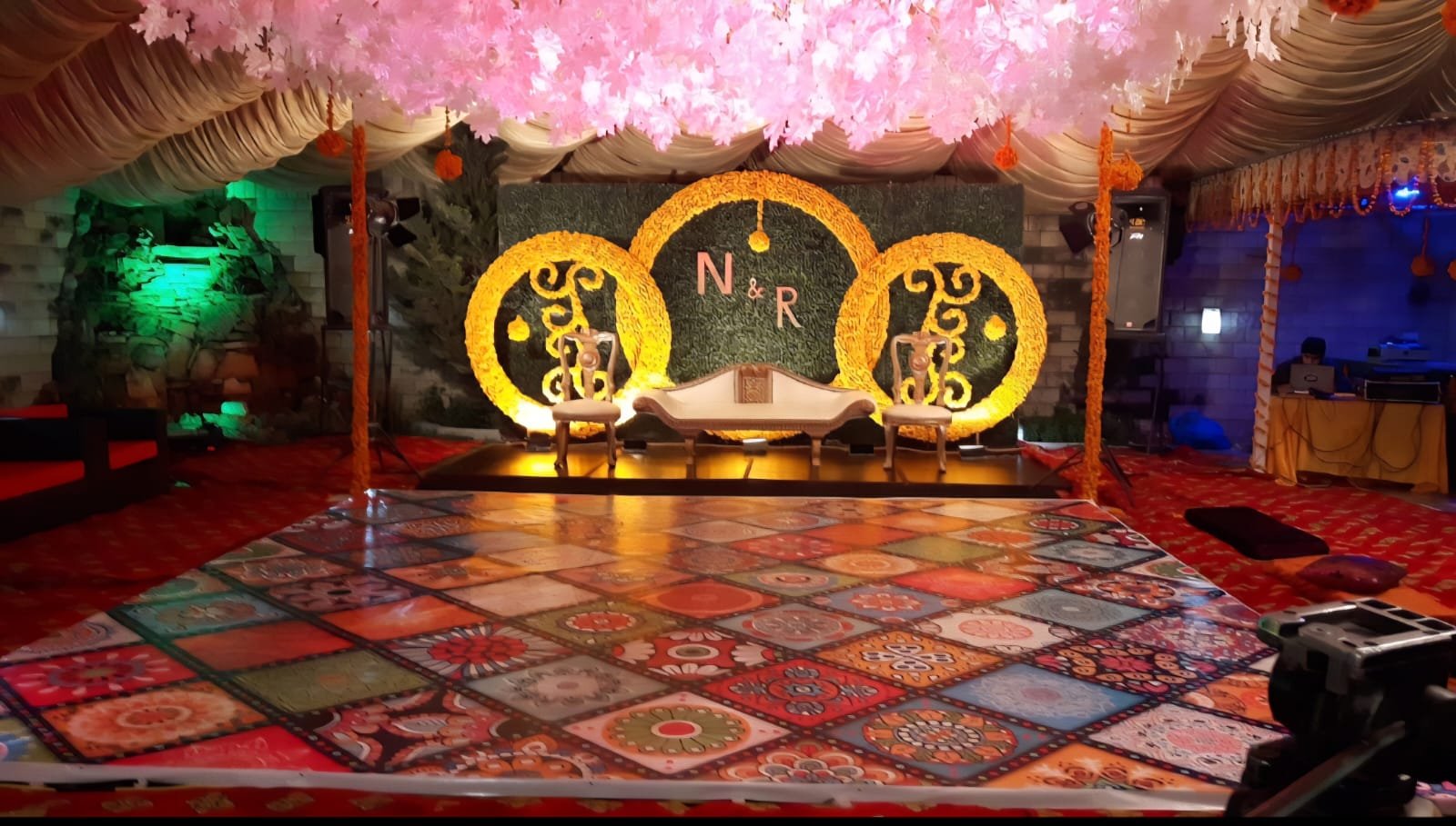 Indoor wedding decoration